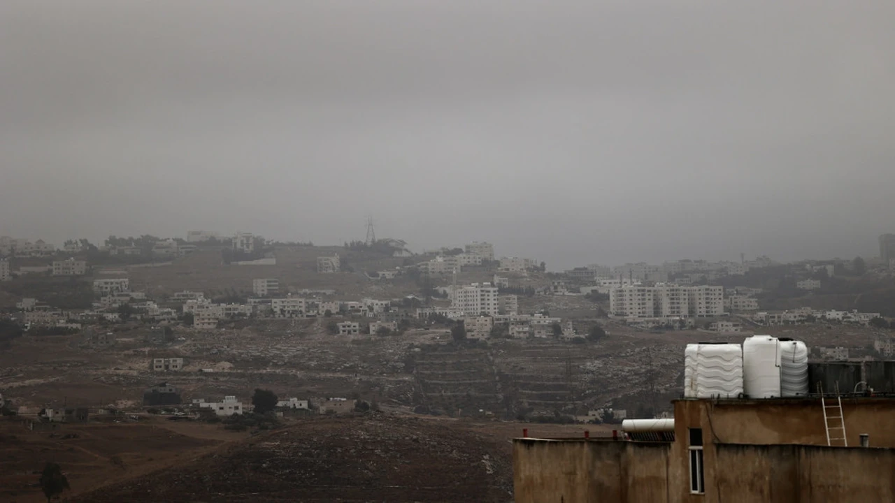 أمطار وثلوج.. تحذيرات من منخفض جوي يضرب شمال ووسط الأردن خلال الساعات المقبلة